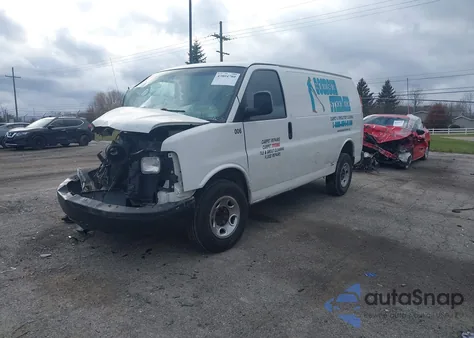 2011 Chevrolet Express 2500 Work Van z USA, uszkodzony, nr VIN 1GCWGFFA4B1129039